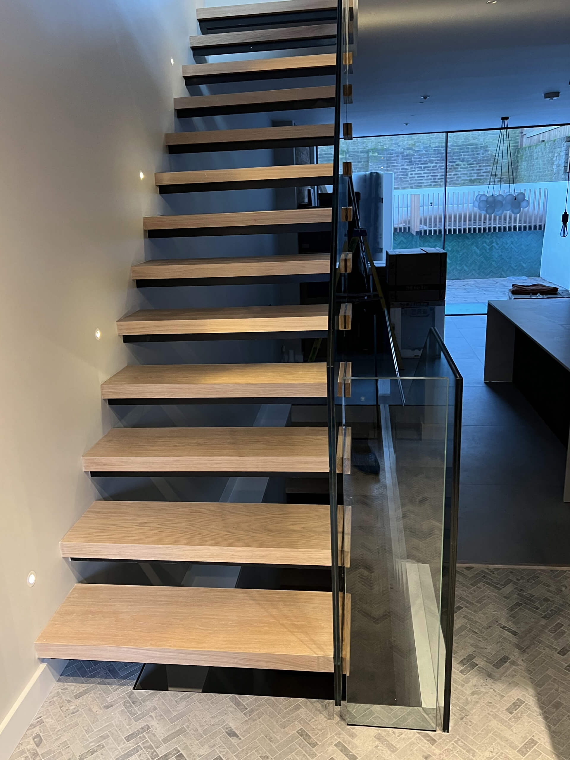 Floating Staircase With Frameless Glass Balustrade And Light Brown Oak Treads (8)