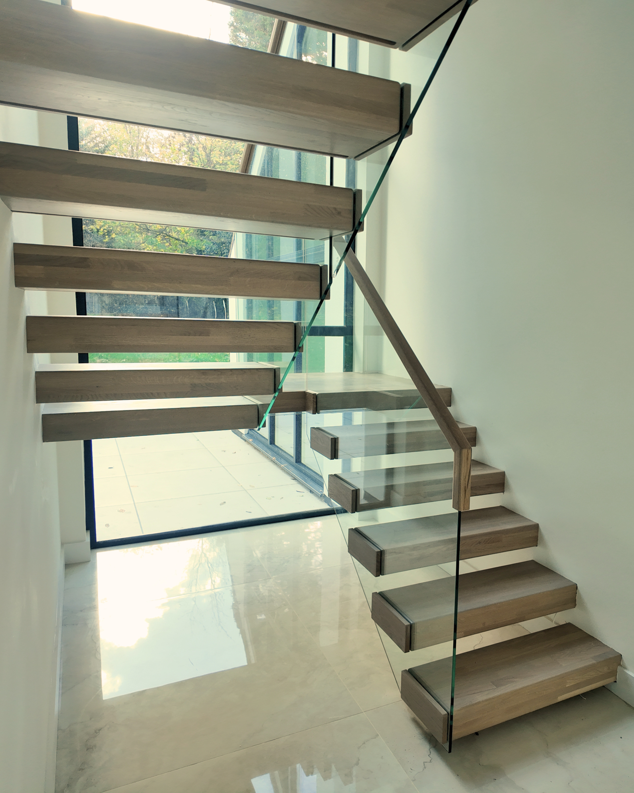 U Shaped Floating Stairs With Glass And Handrail U Shaped Floating Stairs With Glass And Handrail